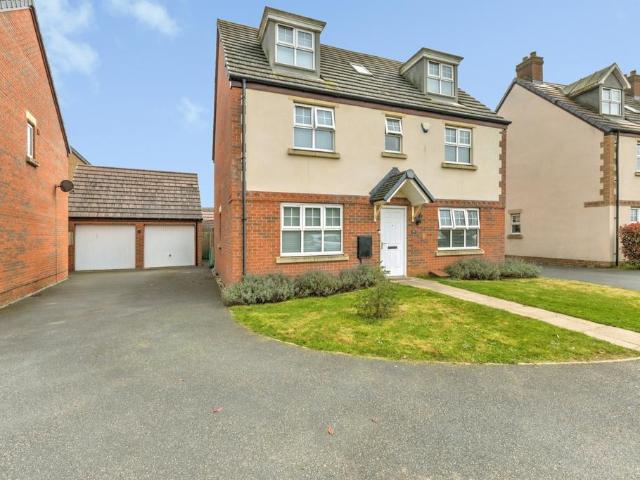 5 bedroom detached house for sale