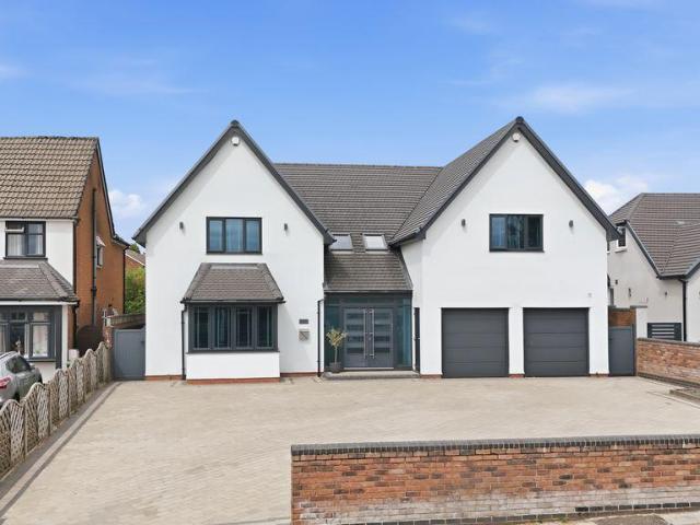 5 bedroom detached house for sale