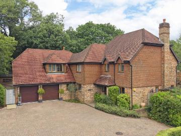 5 bedroom detached house for sale