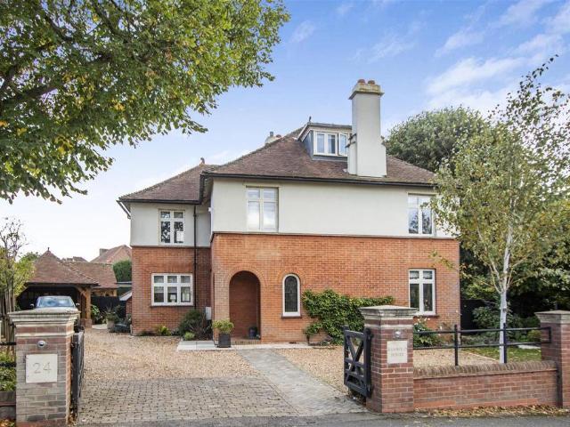5 bedroom detached house for sale
