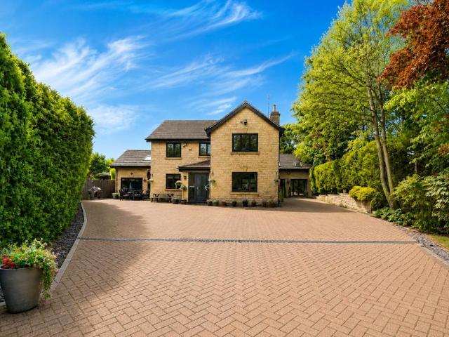 5 bedroom detached house for sale