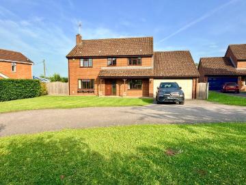 5 bedroom detached house for sale