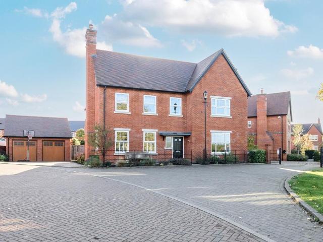5 bedroom detached house for sale