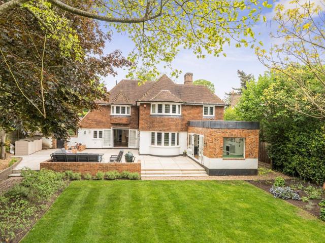 5 bedroom detached house for sale