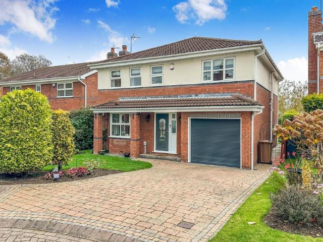 5 bedroom detached house for sale