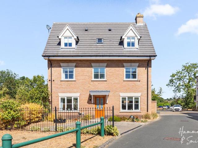 5 bedroom detached house for sale