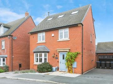 5 bedroom detached house for sale