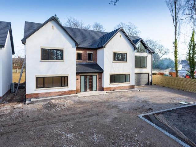 5 bedroom detached house for sale