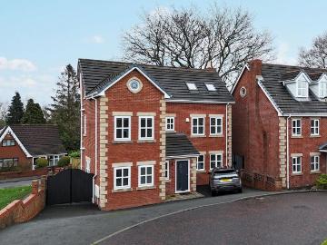 5 bedroom detached house for sale