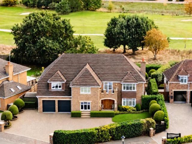 5 bedroom detached house for sale