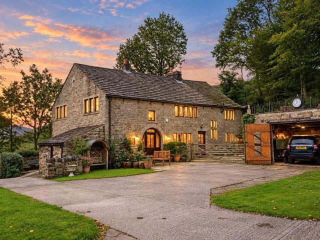 5 bedroom detached house for sale