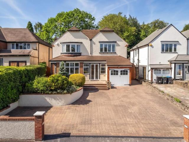 5 bedroom detached house for sale