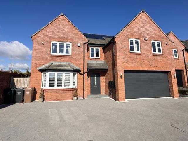 3 bedroom semi detached house to rent