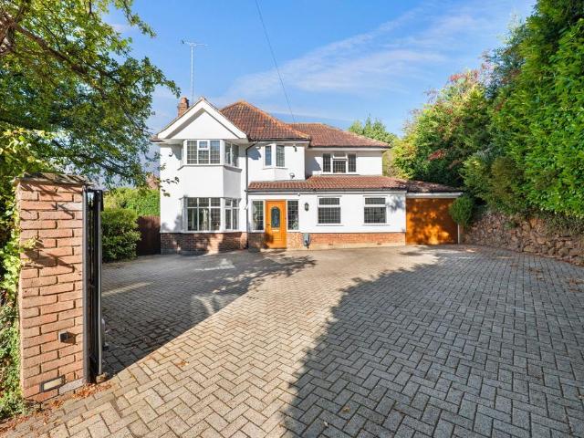 5 bedroom detached house for sale