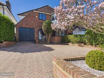 5 bedroom detached house for sale