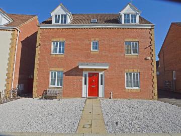 5 bedroom detached house for sale