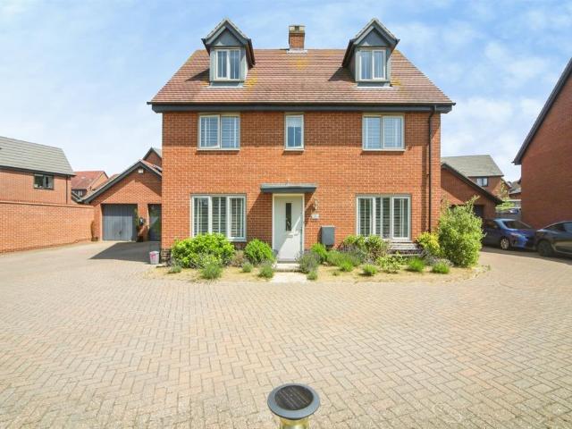 5 bedroom detached house for sale