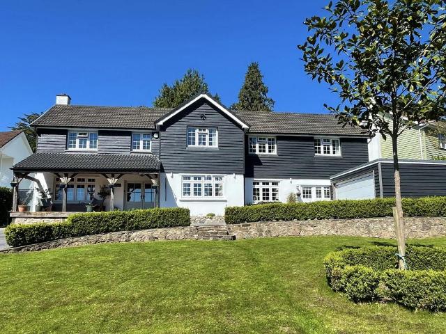 5 bedroom detached house for sale