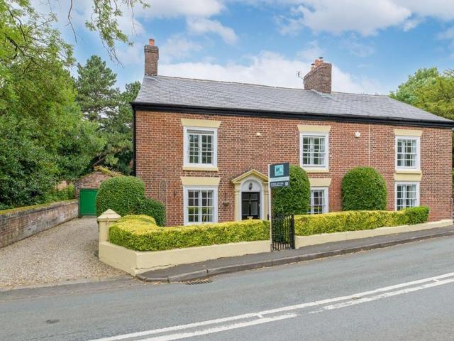5 bedroom detached house for sale