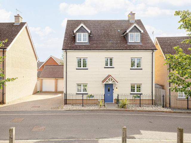 5 bedroom detached house for sale