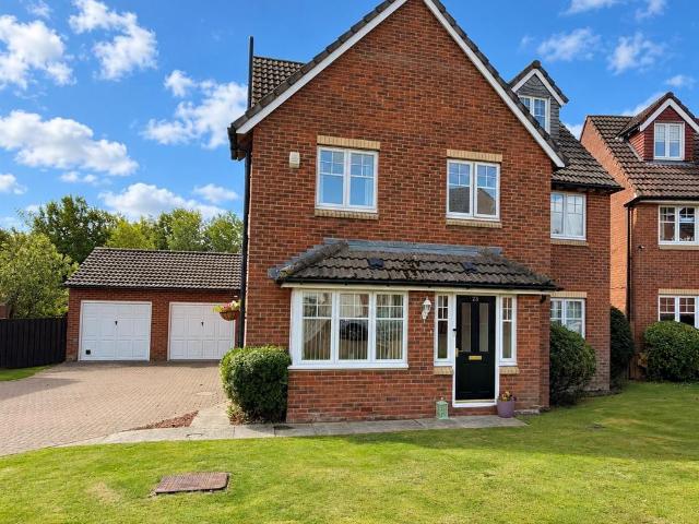 5 bedroom detached house for sale
