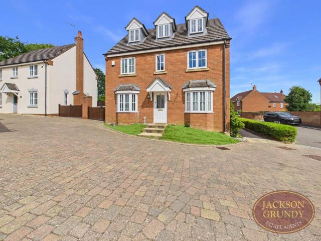 5 bedroom detached house for sale