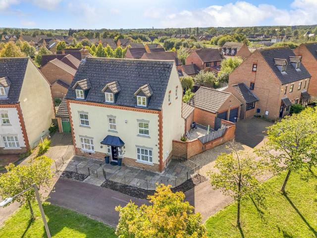 5 bedroom detached house for sale