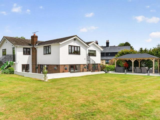 5 bedroom detached house for sale