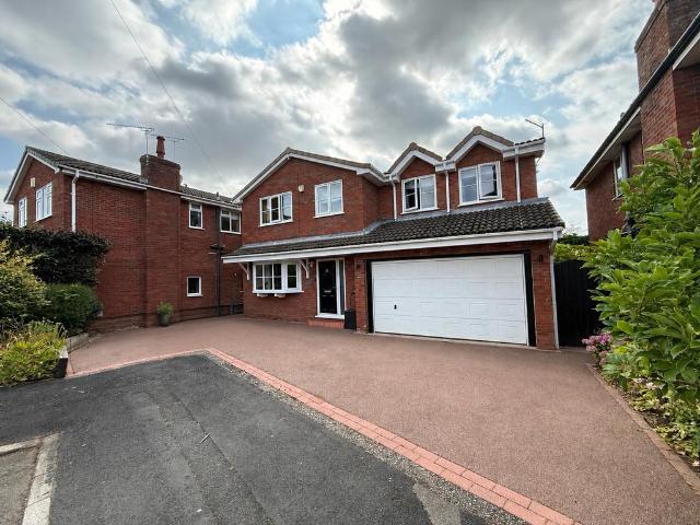 5 bedroom detached house for sale
