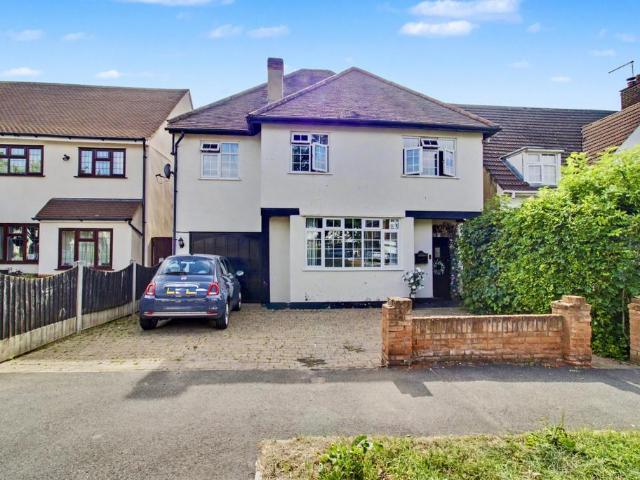 5 bedroom detached house for sale