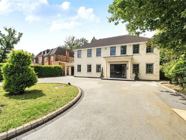 5 bedroom detached house for sale