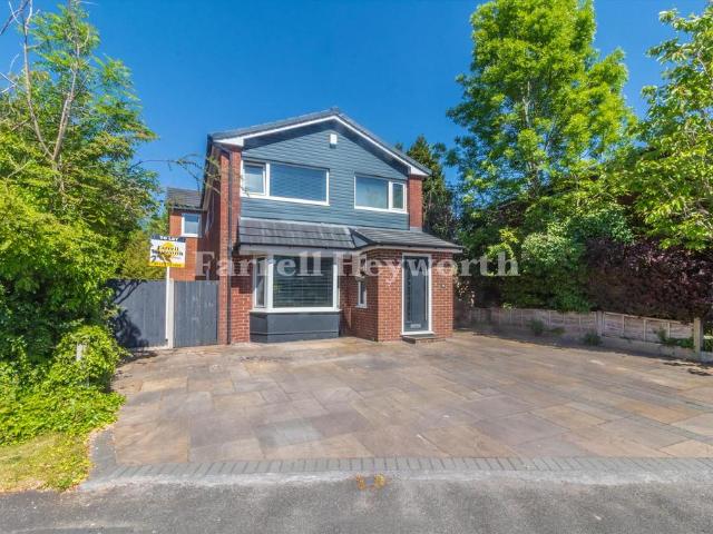 5 bedroom detached house for sale