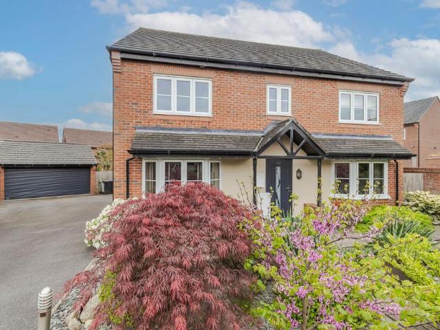 5 bedroom detached house for sale