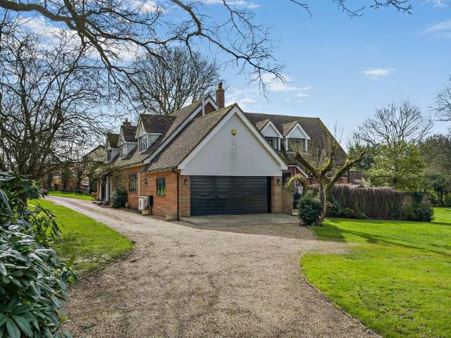 5 bedroom detached house for sale