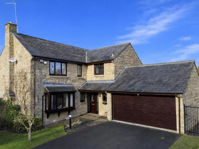 5 bedroom detached house for sale