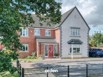 5 bedroom detached house for sale