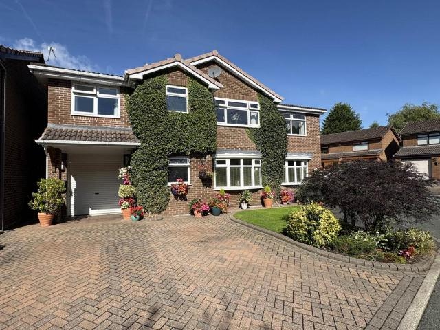 5 bedroom detached house for sale