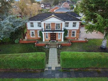 House for sale in Broxtowe - Parking