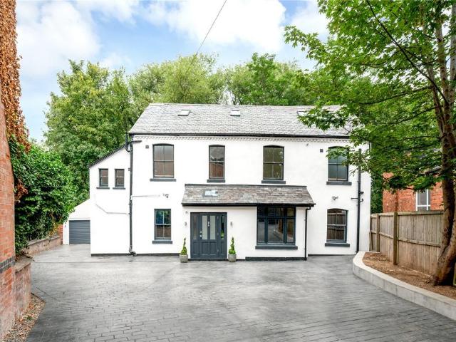 5 bedroom detached house for sale