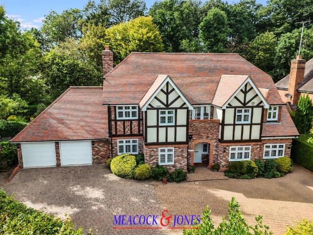 5 bedroom detached house for sale