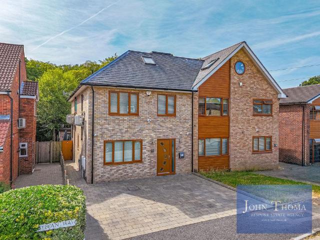 5 bedroom detached house for sale
