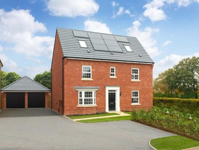 5 bedroom detached house for sale
