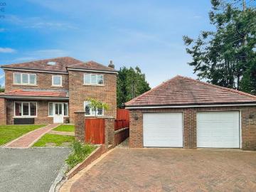 House for sale in Wales - Garden, Parking