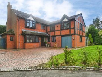 5 bedroom detached house for sale