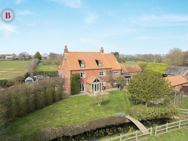 5 bedroom detached house for sale