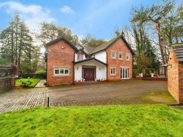 5 bedroom detached house for sale