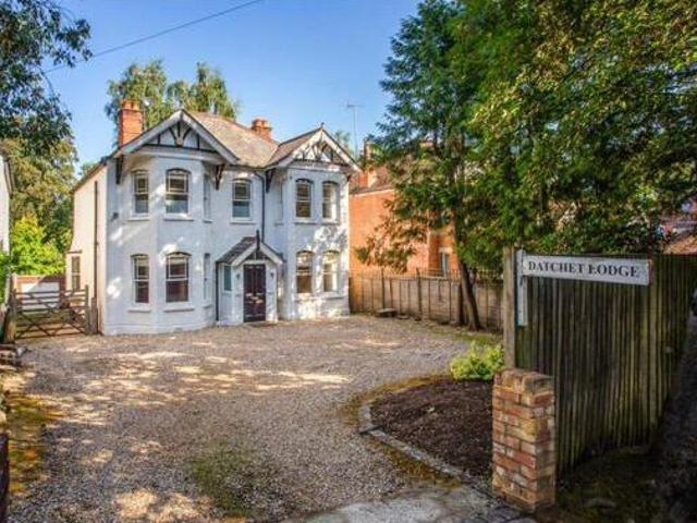 5 Bedroom Detached House For Sale In Ascot