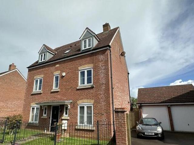 5 Bedroom Detached House For Sale In Barnwood, Gloucester