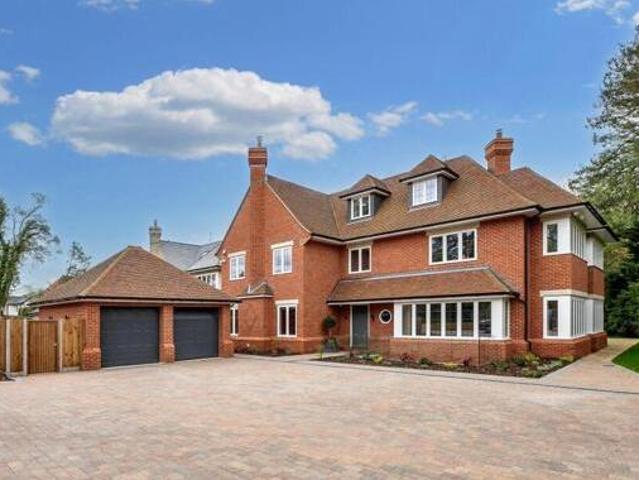 5 Bedroom Detached House For Sale In Beaconsfield