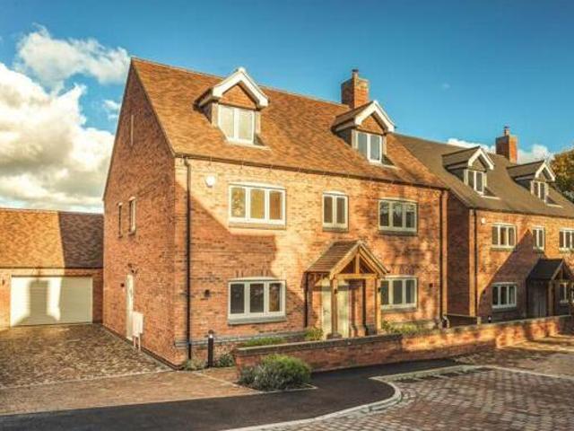 5 Bedroom Detached House For Sale In Draycott in the clay